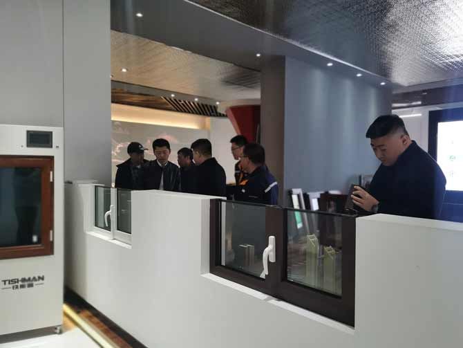 ***建筑金屬結(jié)構(gòu)協(xié)會及玻璃纖維增強復(fù)合材料門窗標(biāo)準(zhǔn)編制組領(lǐng)導(dǎo)蒞臨指導(dǎo)4